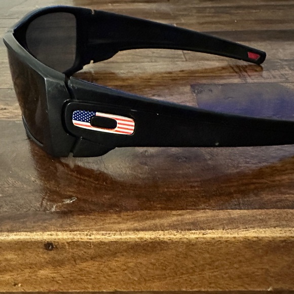 Oakley Fuel Cell sunglassess - Picture 3 of 9